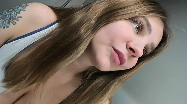 JuliaBusty live sex cam