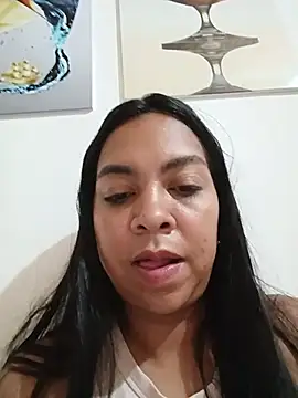 Sarahpatell live cam on StripChat