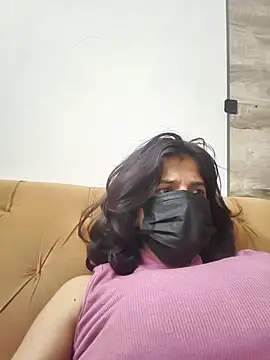 honeyruhi live cam on StripChat