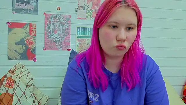 kitsune_little live cam on StripChat