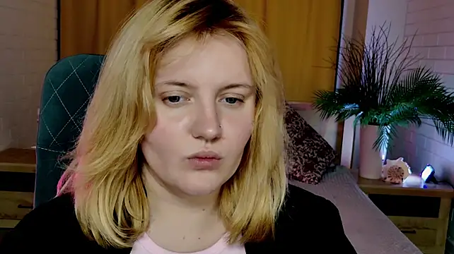 KathyBriggs live cam on StripChat
