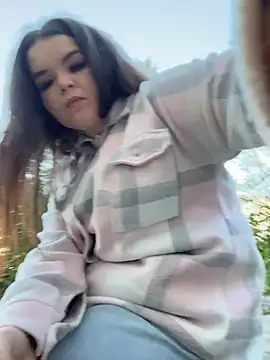 SnowWhiteSin live sex cam