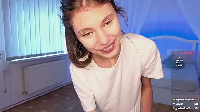 Little__Lunaa live sex cam