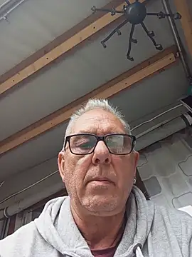 andy-1961 live cam on StripChat