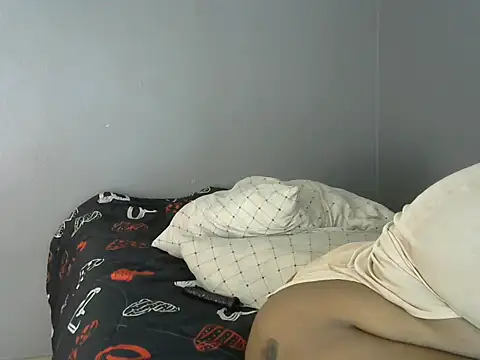 Taraj_thee_thick live cam on StripChat