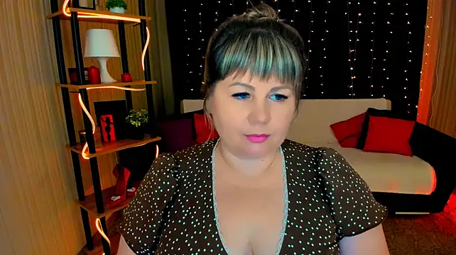 CrystaalStaar live cam on StripChat