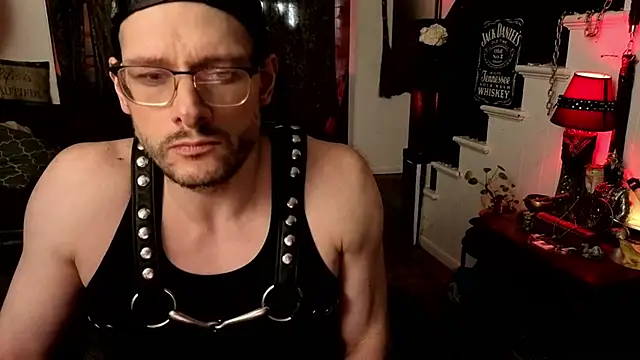 MasterDaddyCool live cam on StripChat