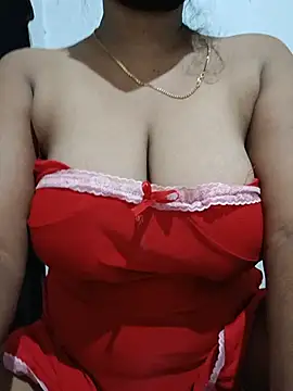 IamNaina69 live cam on StripChat