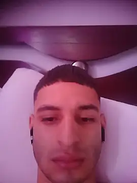 Juanpablo2613 live sex cam