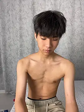 guoguo18 live sex cam