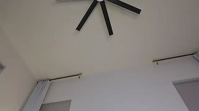 Taylorlove303 live sex cam