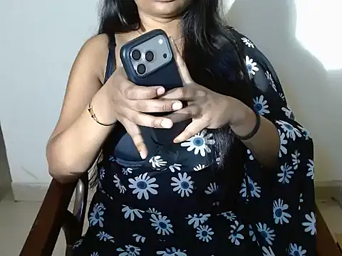 Brown_Girl_09 live cam on StripChat