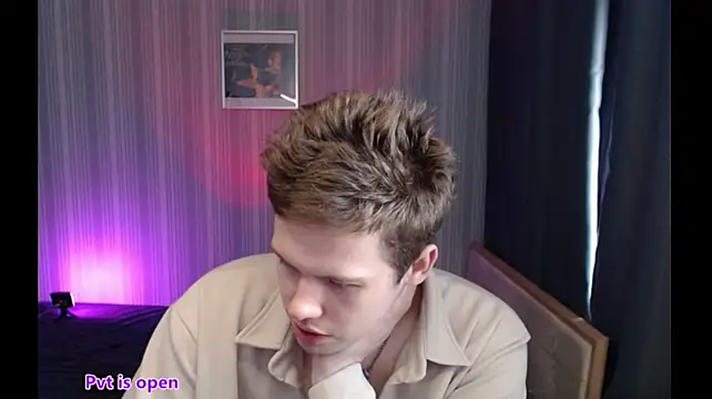 Sheldon_music live cam on StripChat