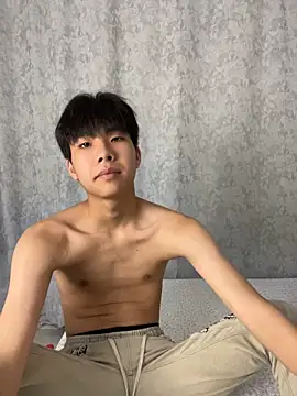guoguo18 live sex cam