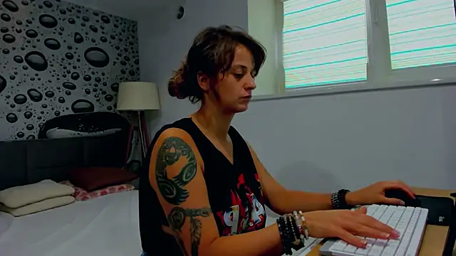 AlmaFancy live sex cam