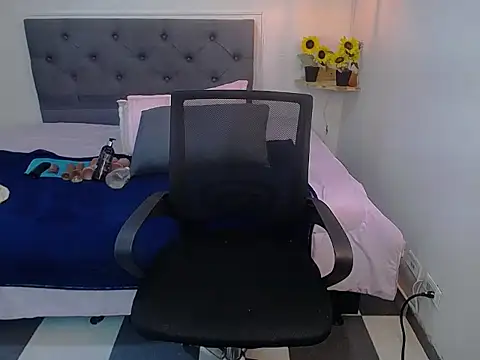 sasi_luna live cam on StripChat