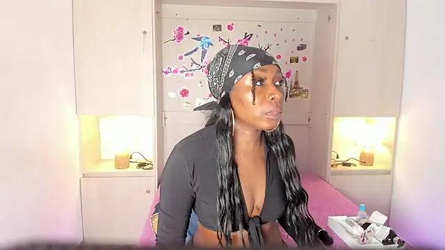 TaylorBloom live cam on StripChat