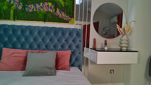 SiennaPierce live cam on StripChat