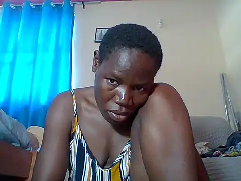 Blacksexyqueen24 live cam on StripChat