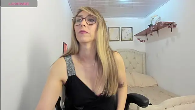 scarletfs live cam on StripChat
