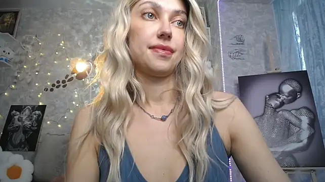 NickyAdamidi live cam on StripChat