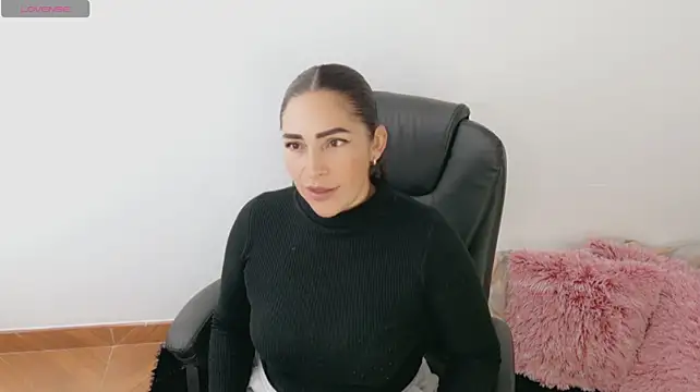 luna_lgomez_ live cam on StripChat