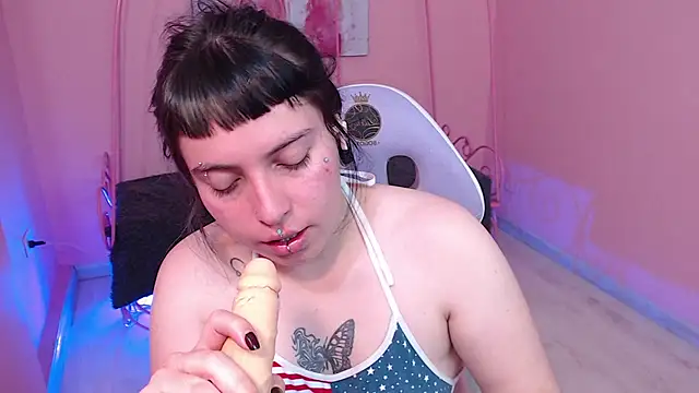 _sofia_smth_xx live cam on StripChat