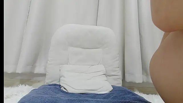 RIN_RIN__ live cam preview
