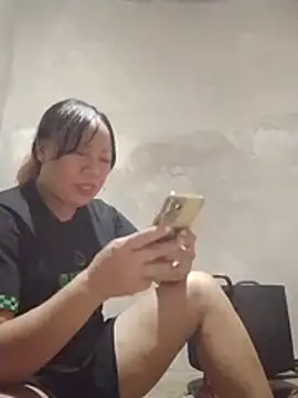 Moon_squirtt live cam on StripChat