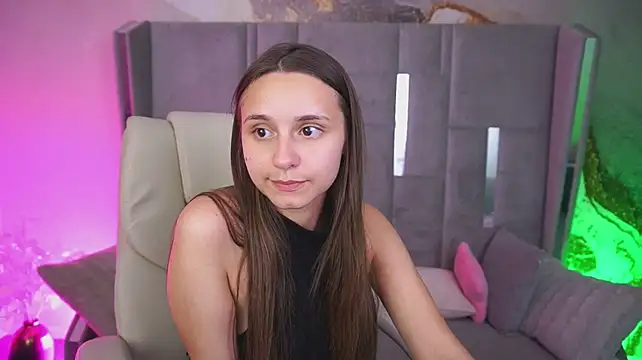 TinyNatalie live sex cam