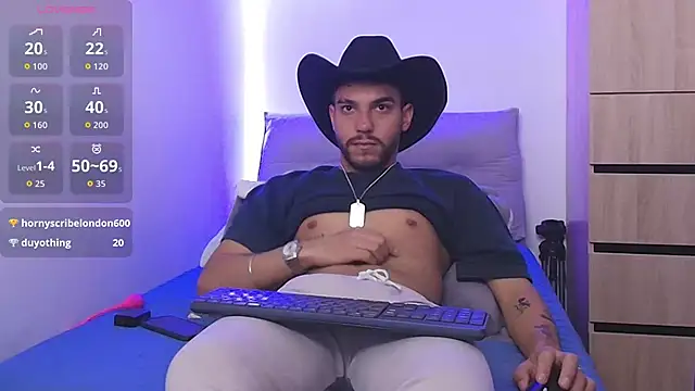 Leandro_valenzuela live sex cam