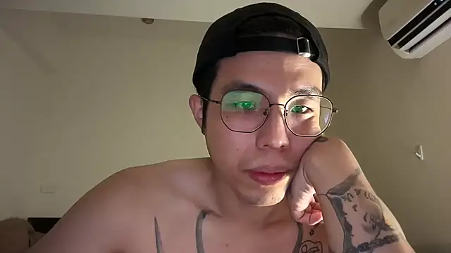 Uzii_310 live sex cam