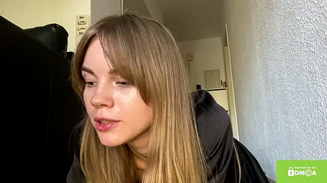 SunnyStrike live sex cam