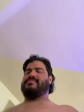 MichaelBear_21 live cam on StripChat