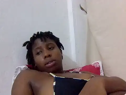 prettymissebony live cam on StripChat