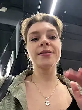 valenciashock (F young) - SUCK MY FAVORITE DILDO WITH NAKED BOOBS