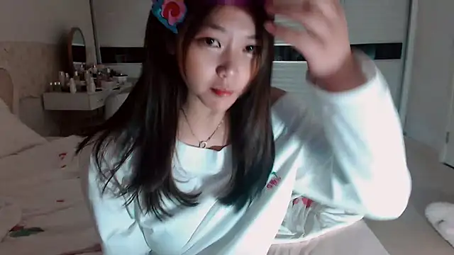 Miu1_girl live cam on StripChat