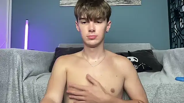 YourMilkyGuy live sex cam
