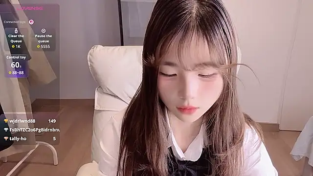 guoguo-77 live sex cam