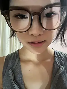 yanzi520 live cam on StripChat