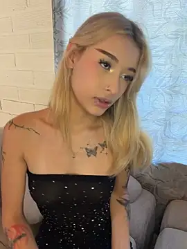Melodylanee2 live cam on StripChat