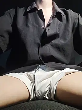 Kangc369 live cam on StripChat