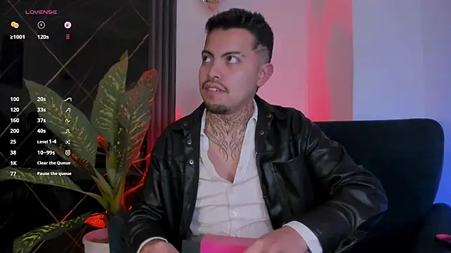 LuccaMallard live sex cam