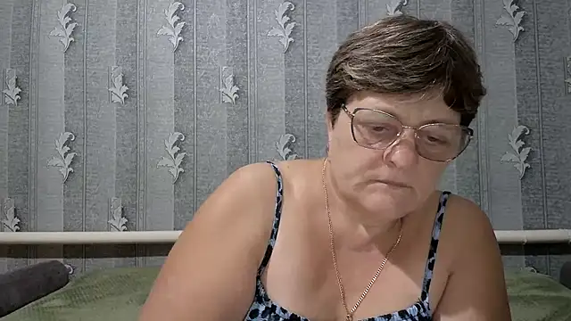 ElzaJewel live cam on StripChat