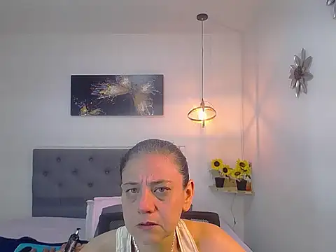 sasi_luna live cam on StripChat
