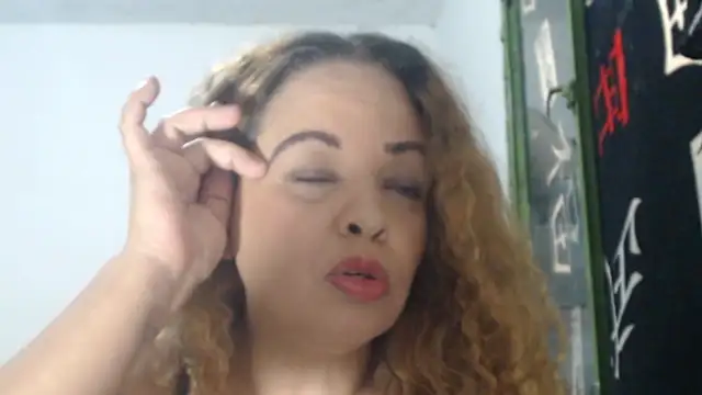 BustyAmanda live cam on StripChat