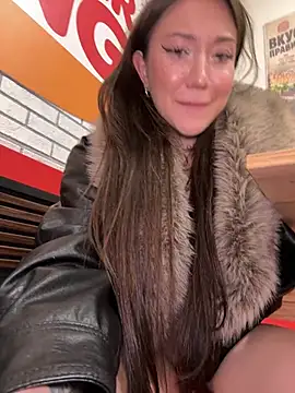SaintSquirt live sex cam