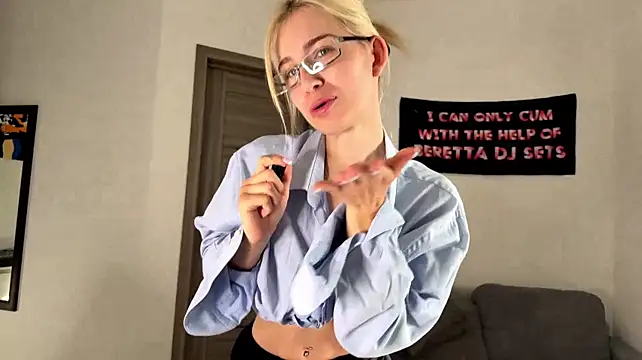 MonaBurn live sex cam