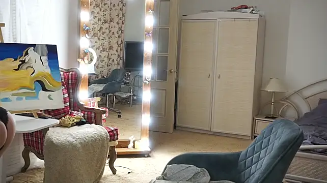 moonlight4u (F milf) - strip and play