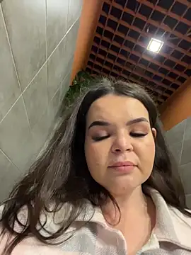 SnowWhiteSin webcam